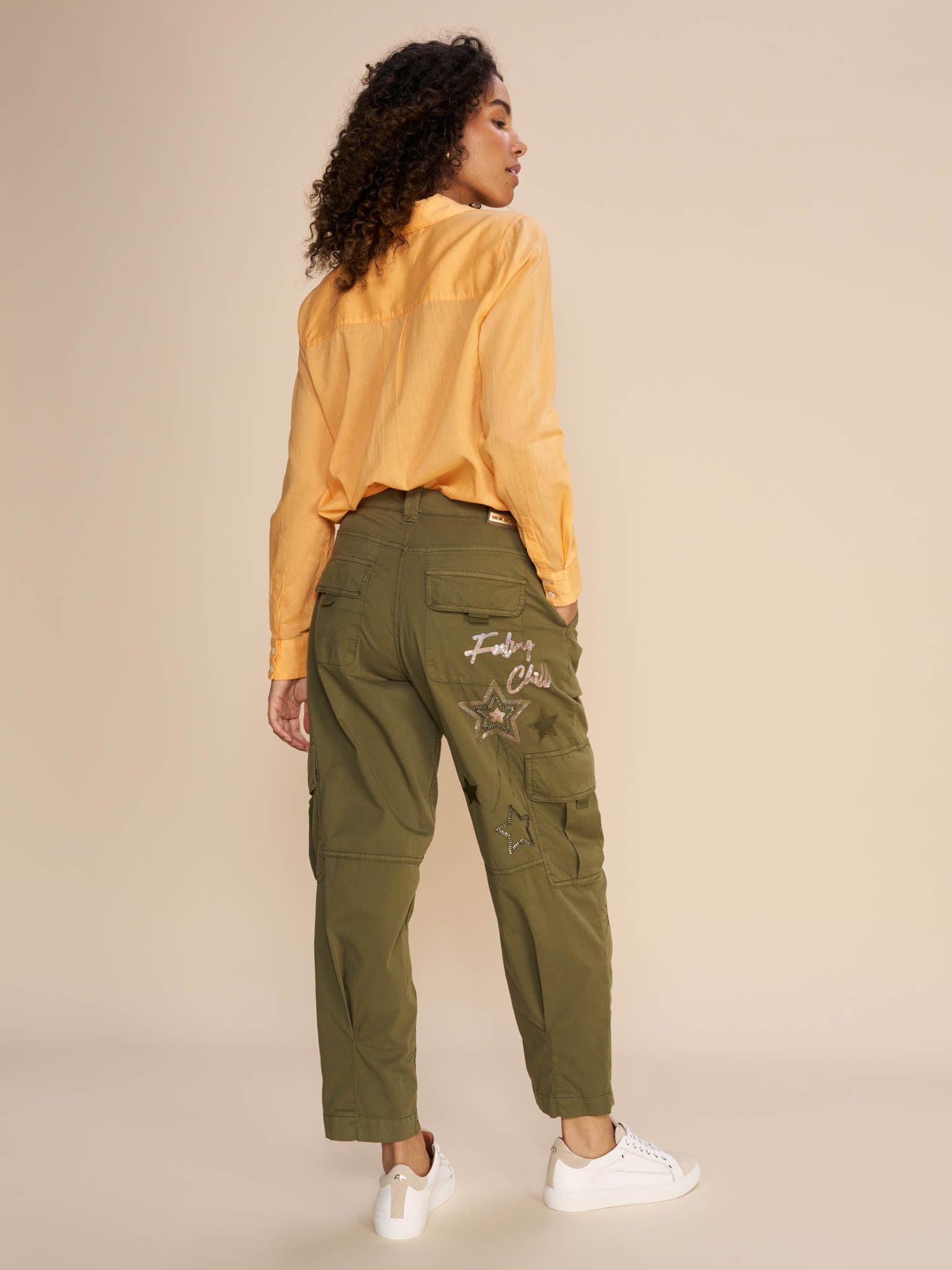 Modelshot / Burnt Olive / Detail